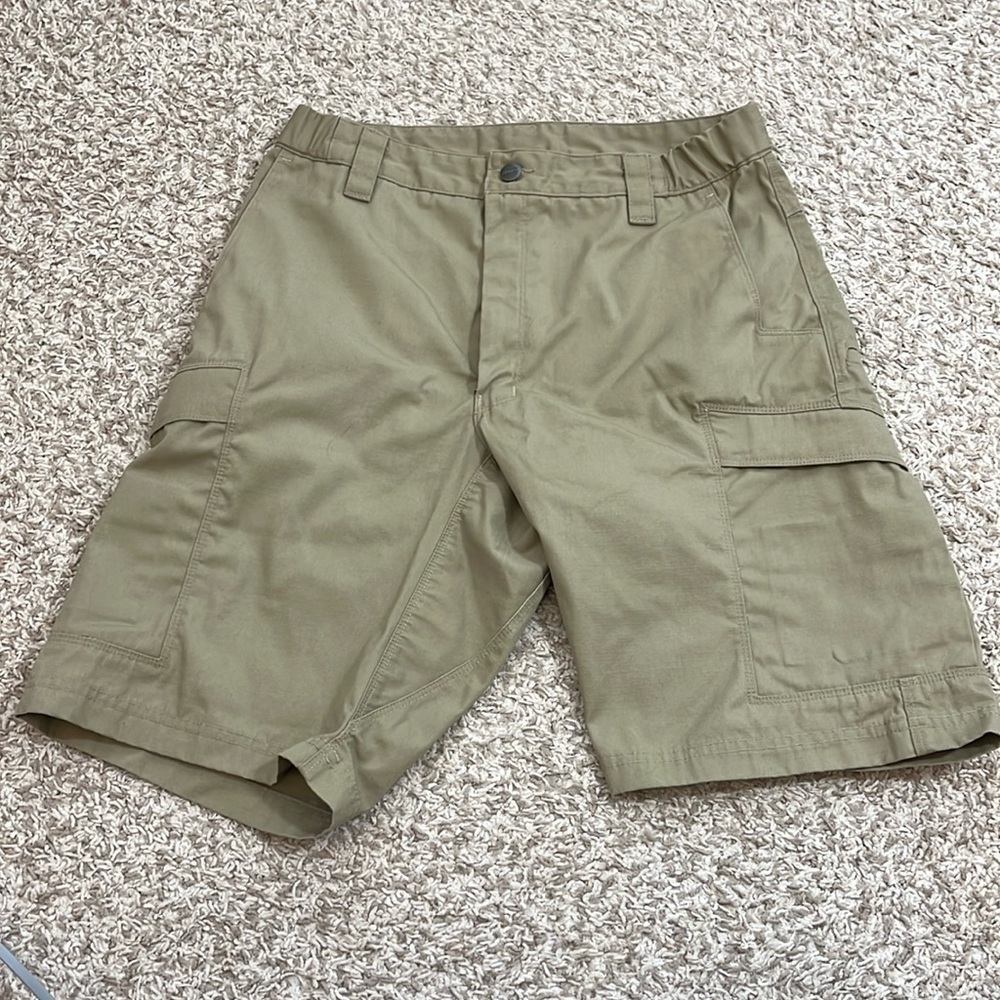 Vertx Dark Khaki Cargo Shorts - Size 30 Regular